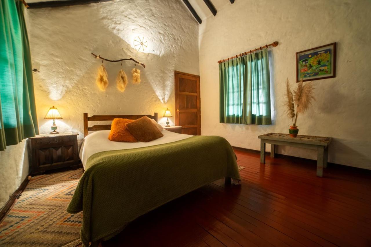 Hostal San Nicolas Ubate Exterior photo