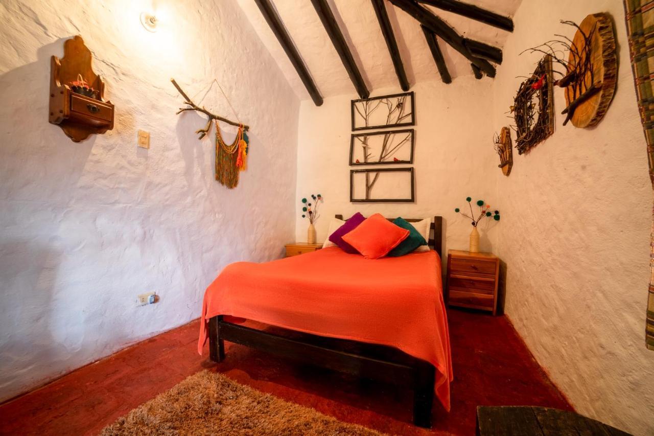 Hostal San Nicolas Ubate Exterior photo