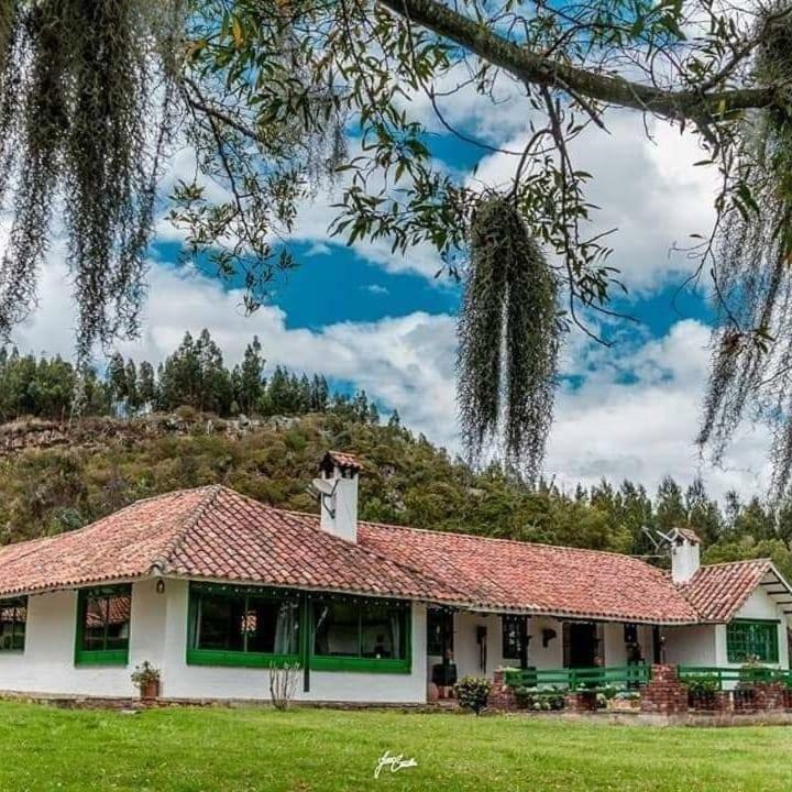 Hostal San Nicolas Ubate Exterior photo